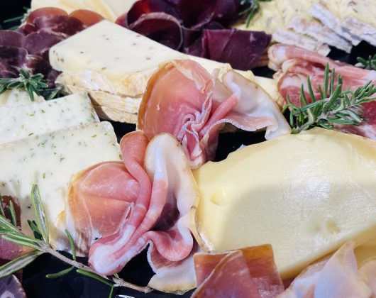 GOUTTSSA RACLETTE ET CHARCUTERIE !!! Pour 6