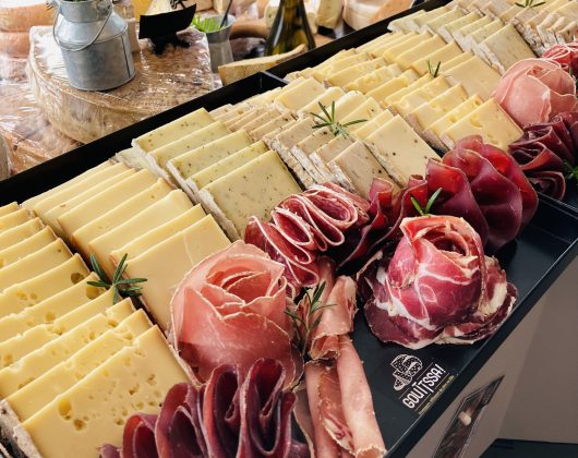 GOUTTSSA RACLETTE ET CHARCUTERIE !!! Pour 10