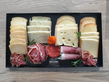 GOUTTSSA RACLETTE ET CHARCUTERIE!!! Pour 2