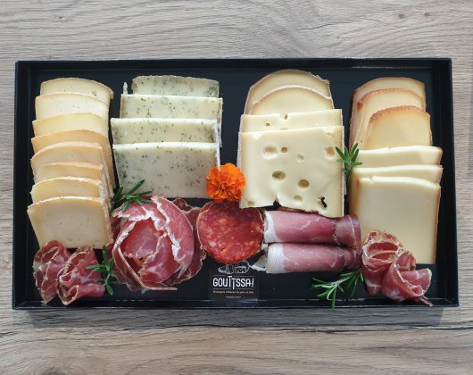GOUTTSSA RACLETTE ET CHARCUTERIE!!! Pour 2